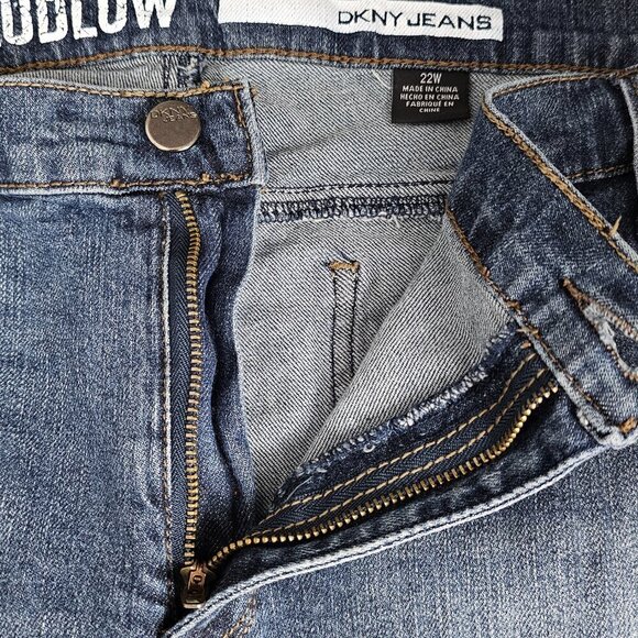 DKNY Ludlow Denim High Waist Blue Bermuda Jean Shorts - Picture 8 of 11